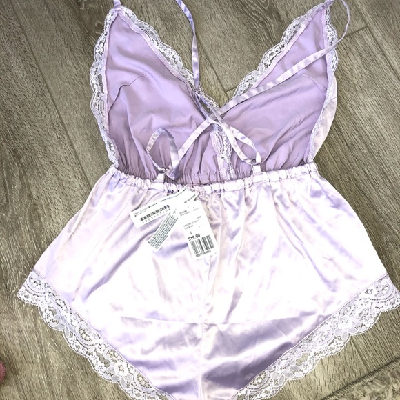 LACE ROMPER - Picture 2 of 2